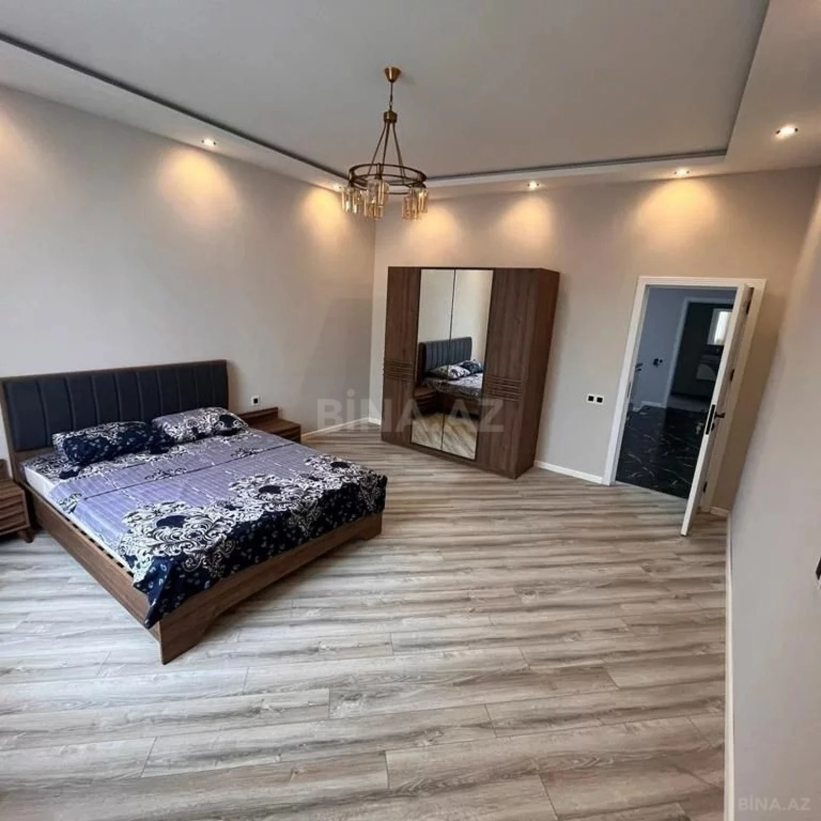 Kirayə verilir 6 otaqlı həyət evi 360 m²