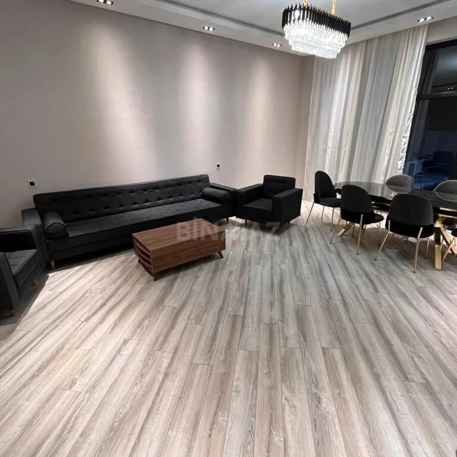 Kirayə verilir 6 otaqlı həyət evi 360 m²