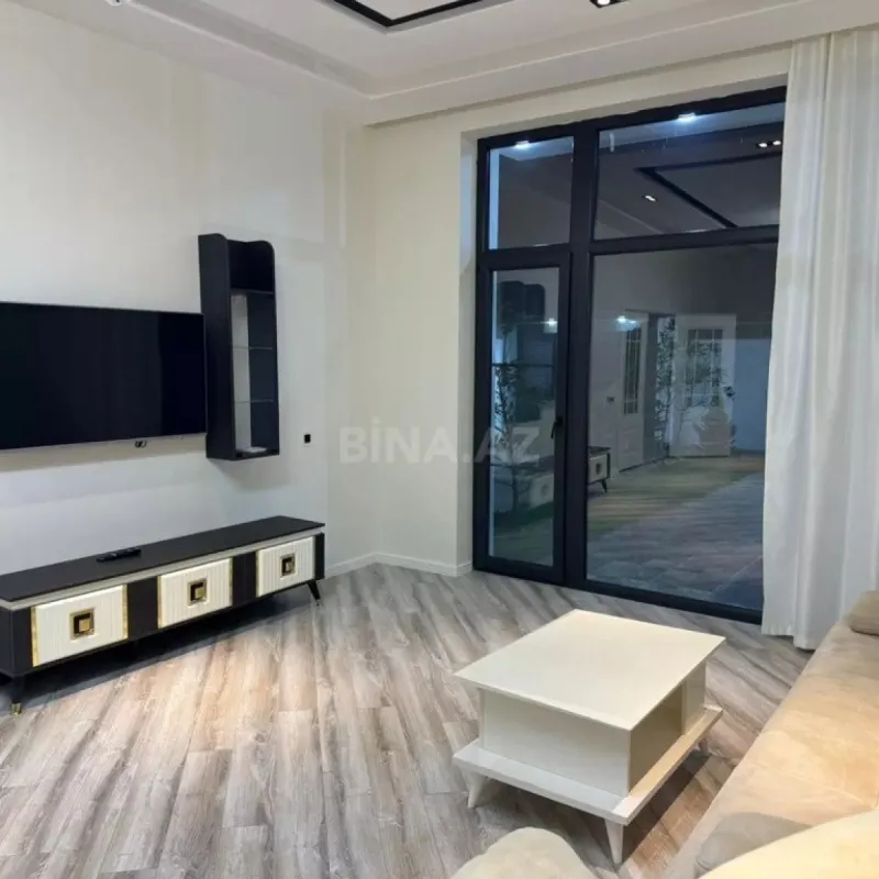 Kirayə verilir 6 otaqlı həyət evi 360 m²