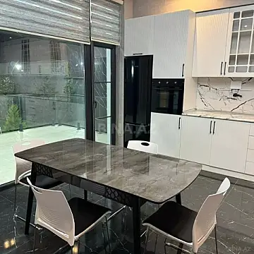 Kirayə verilir 6 otaqlı həyət evi 360 m²