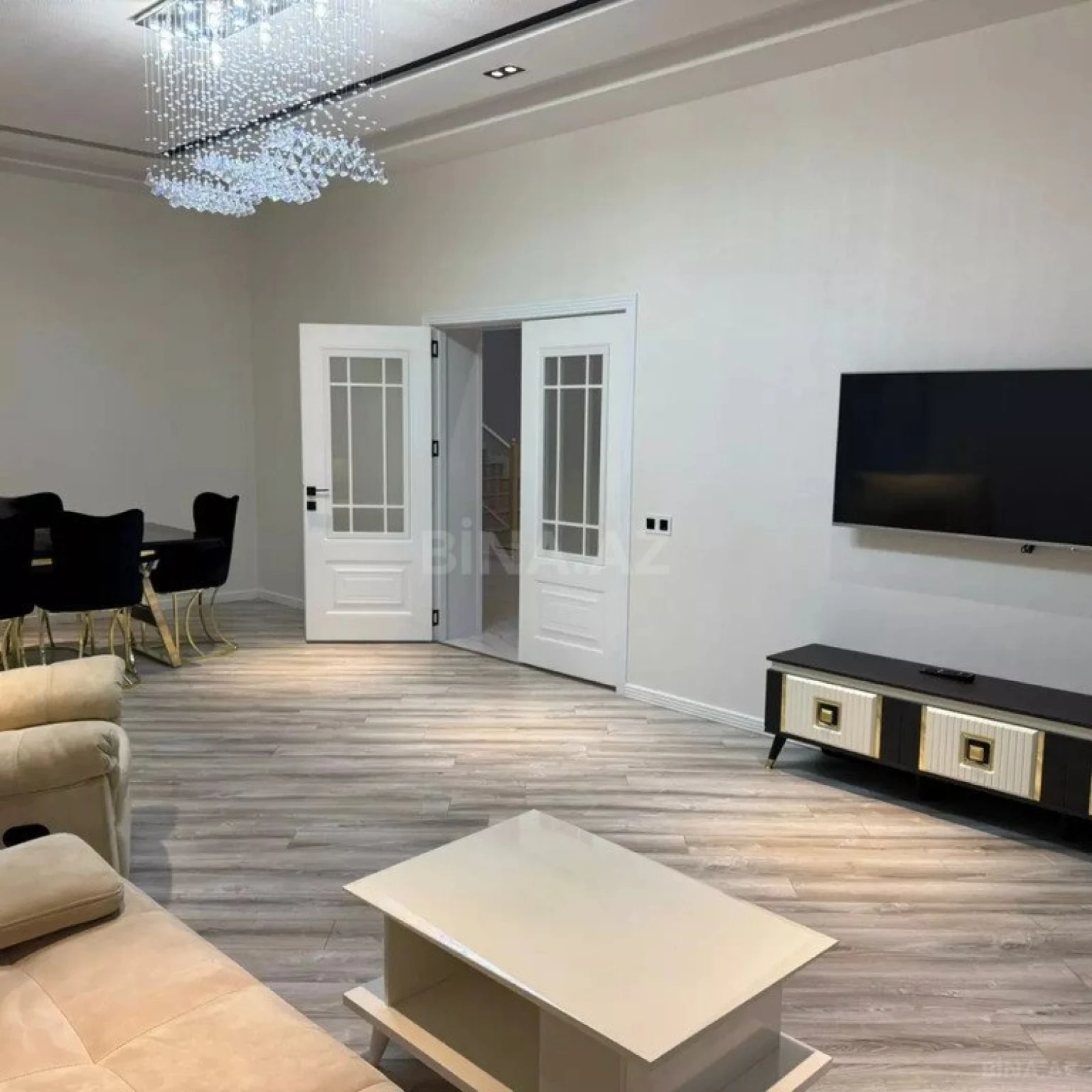 Kirayə verilir 6 otaqlı həyət evi 360 m²