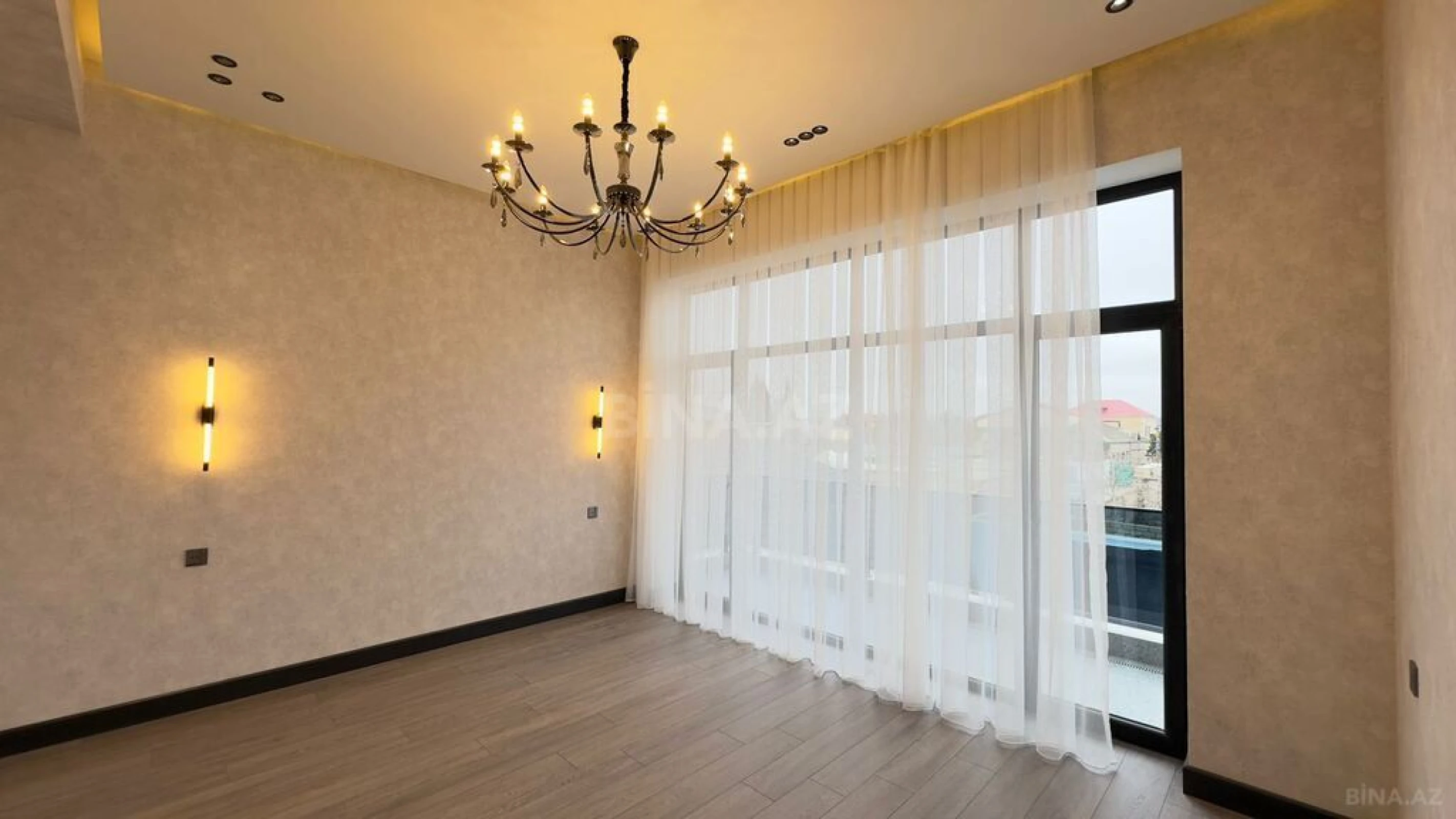 Satılır 6 otaqlı həyət evi 450 m²