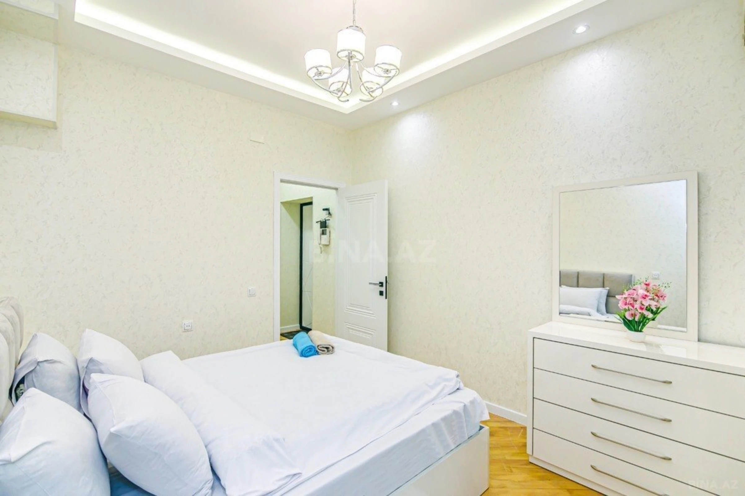 Kirayə verilir 3 otaqlı mənzil 101 m²