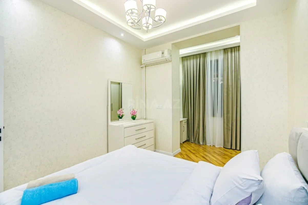 Kirayə verilir 3 otaqlı mənzil 101 m²