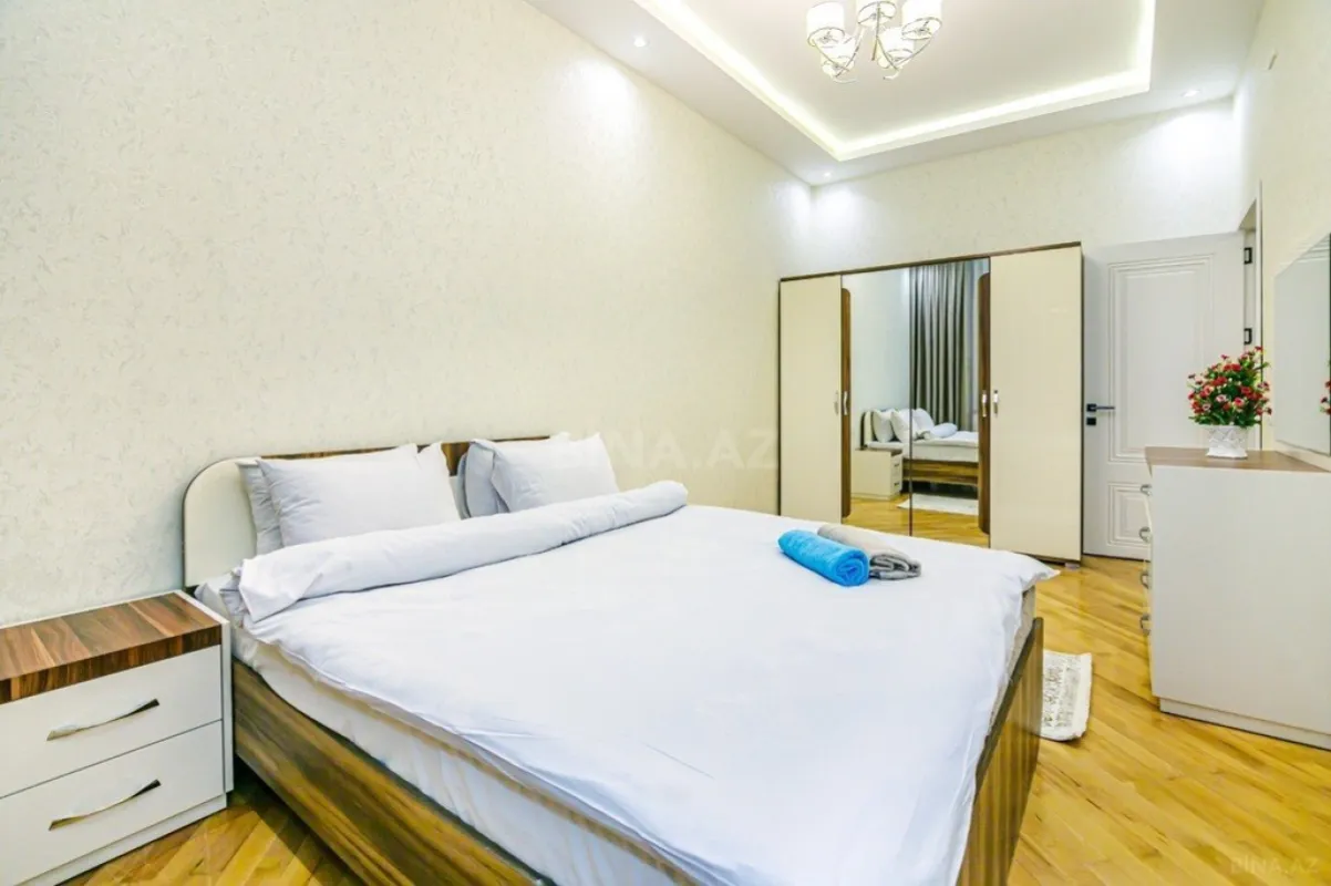 Kirayə verilir 3 otaqlı mənzil 101 m²