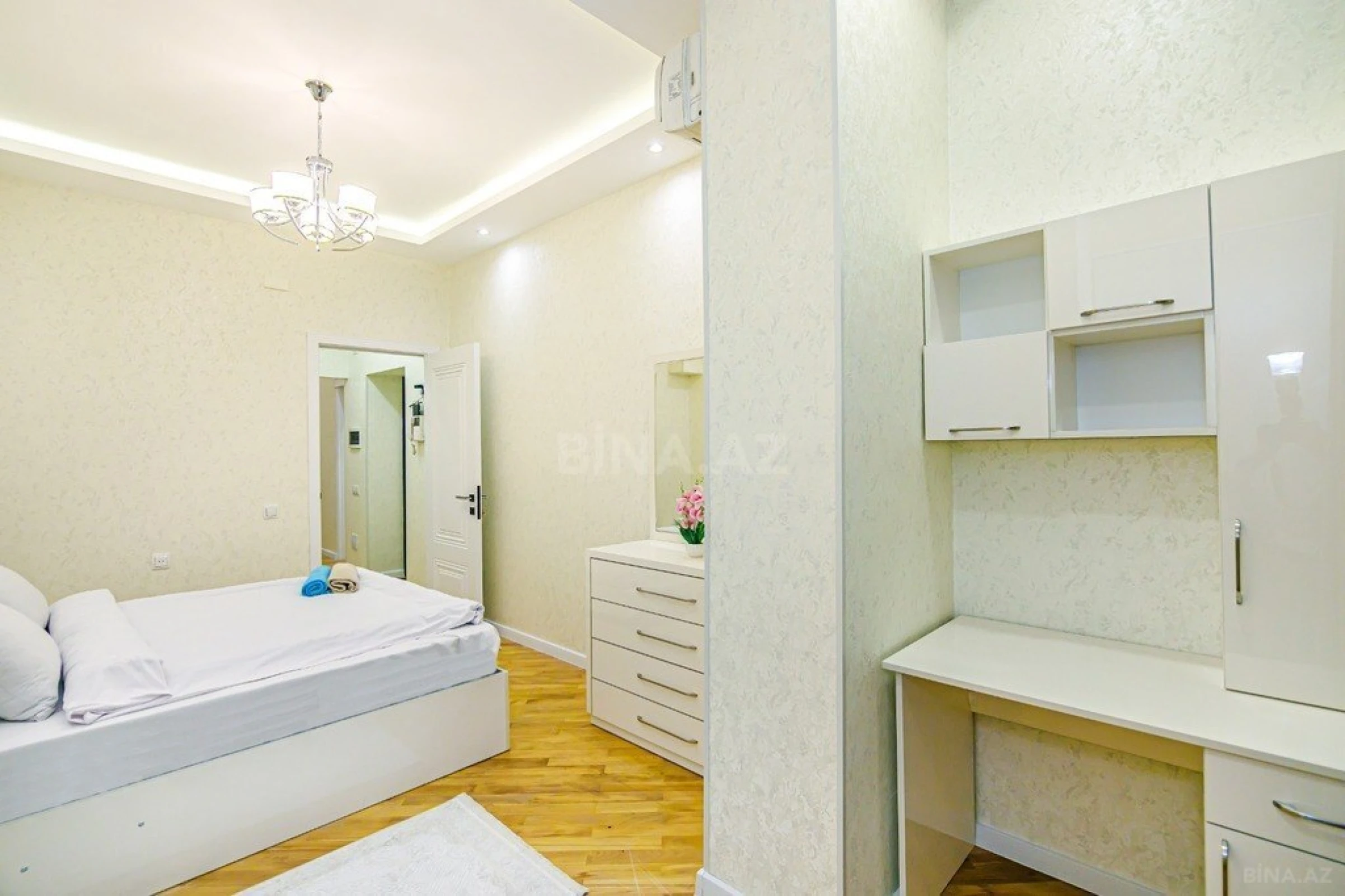 Kirayə verilir 3 otaqlı mənzil 101 m²