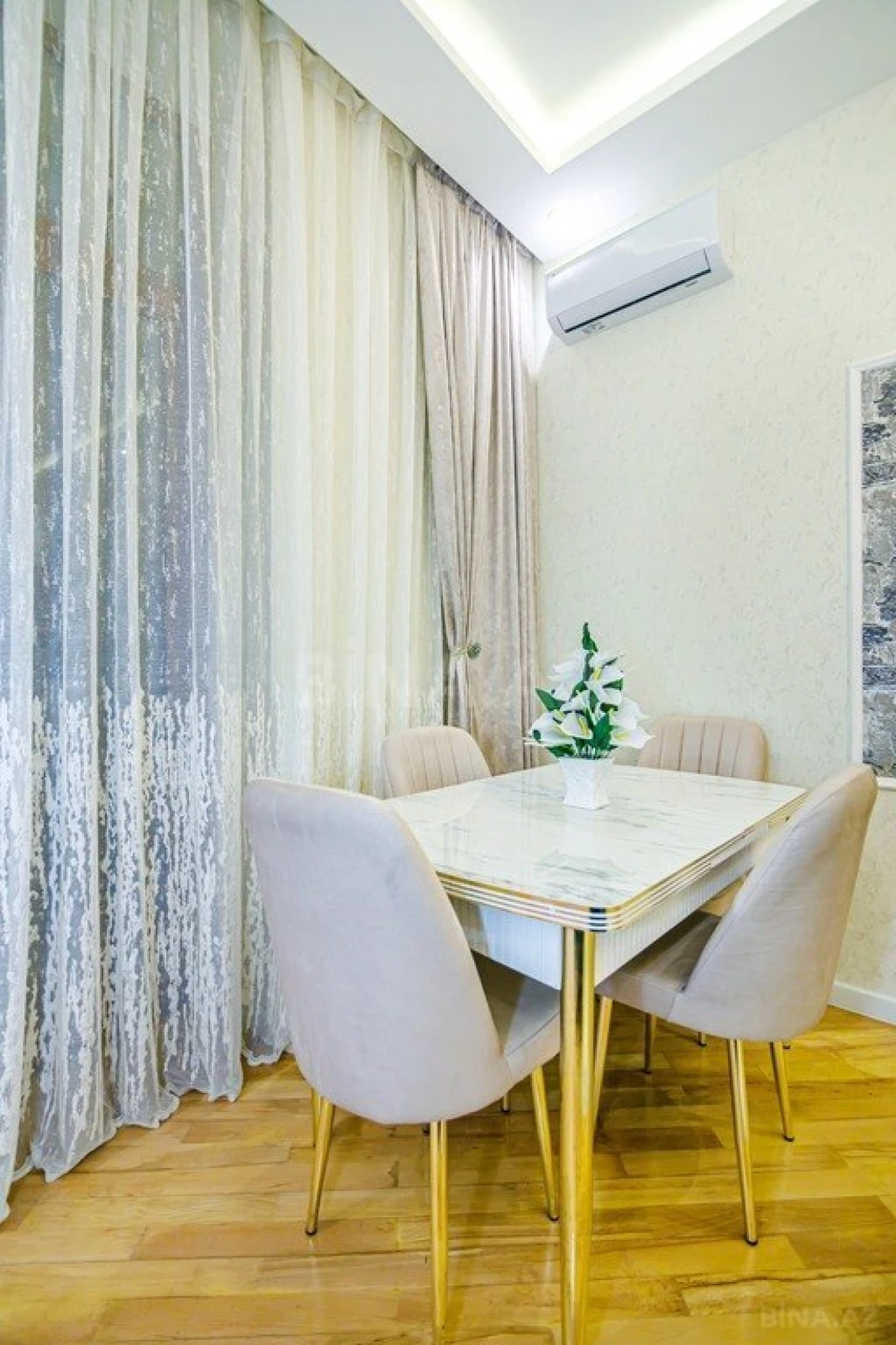 Kirayə verilir 3 otaqlı mənzil 101 m²