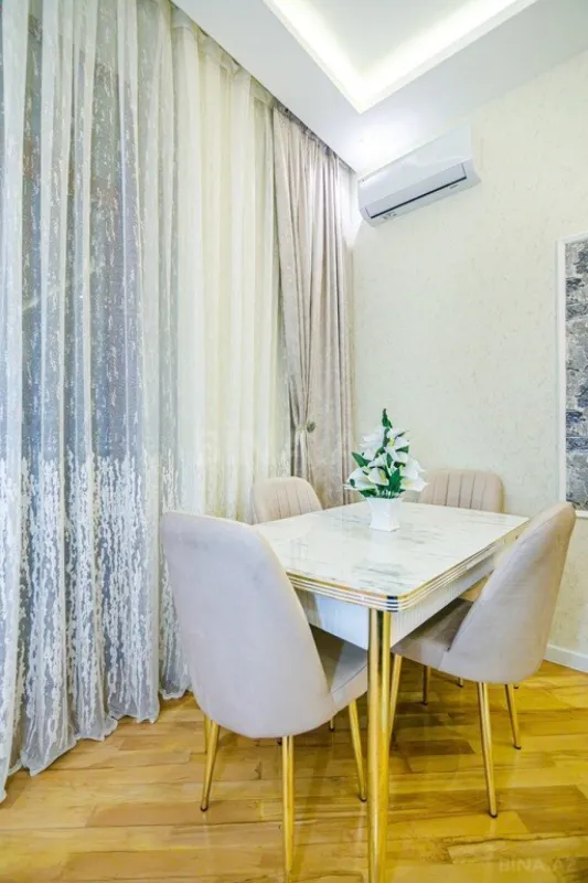 Kirayə verilir 3 otaqlı mənzil 101 m²