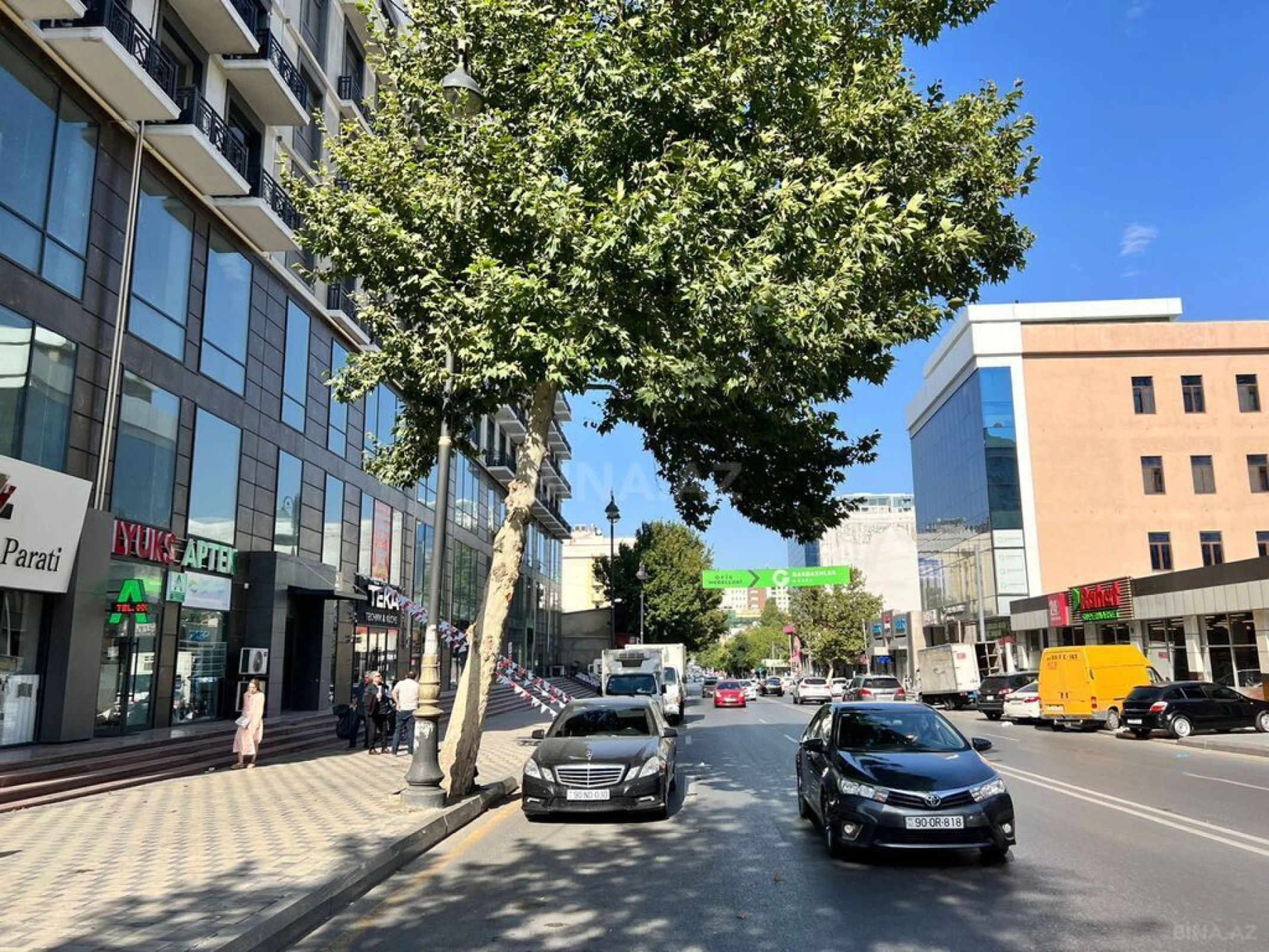 Satılır 3 otaqlı mənzil 117 m²