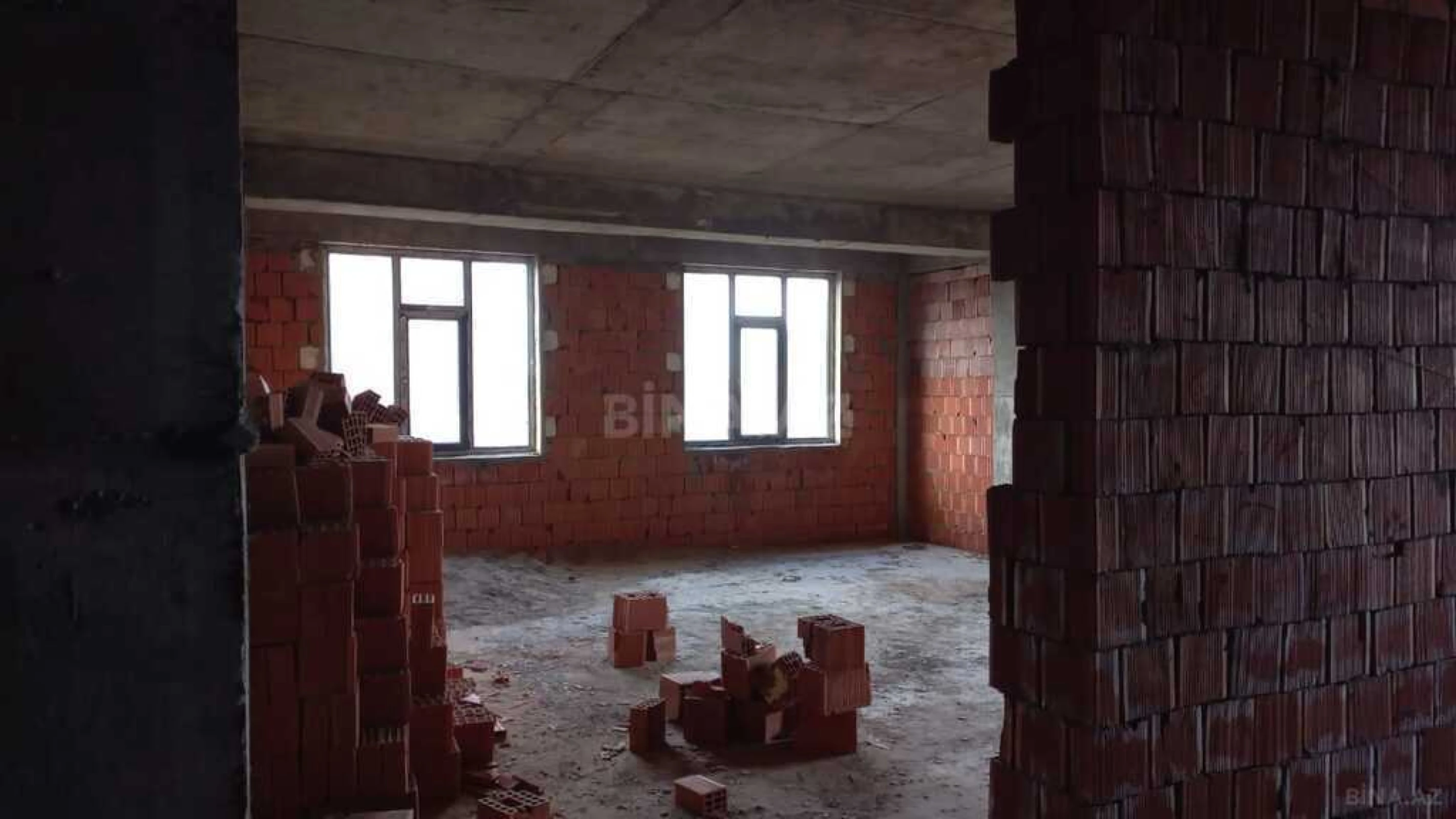 Satılır 3 otaqlı mənzil 117 m²