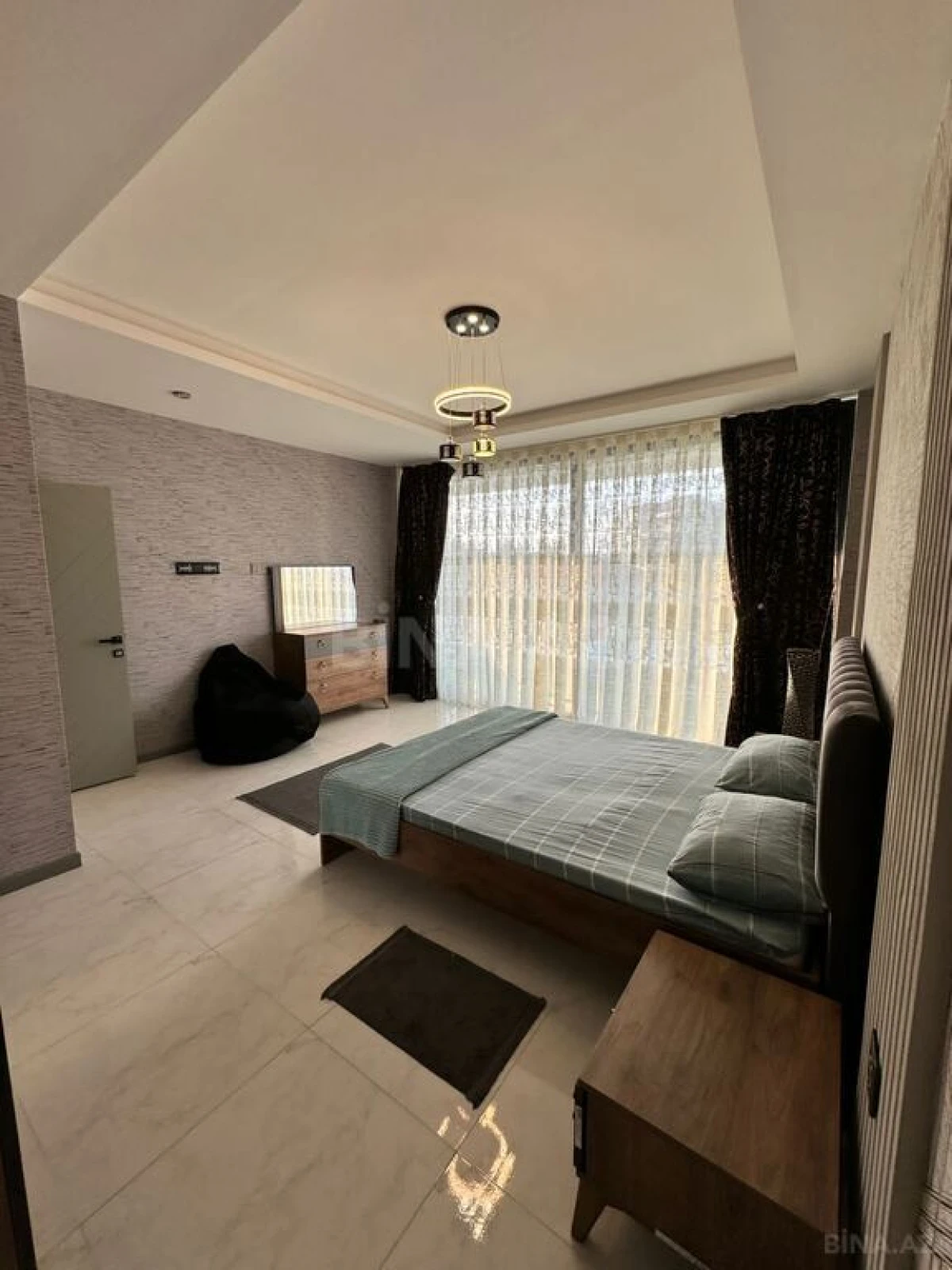 Kirayə verilir 5 otaqlı həyət evi 260 m²