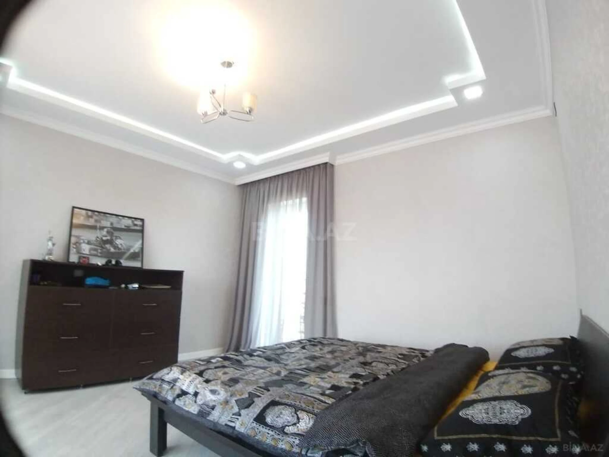 Satılır 5 otaqlı həyət evi 300 m²