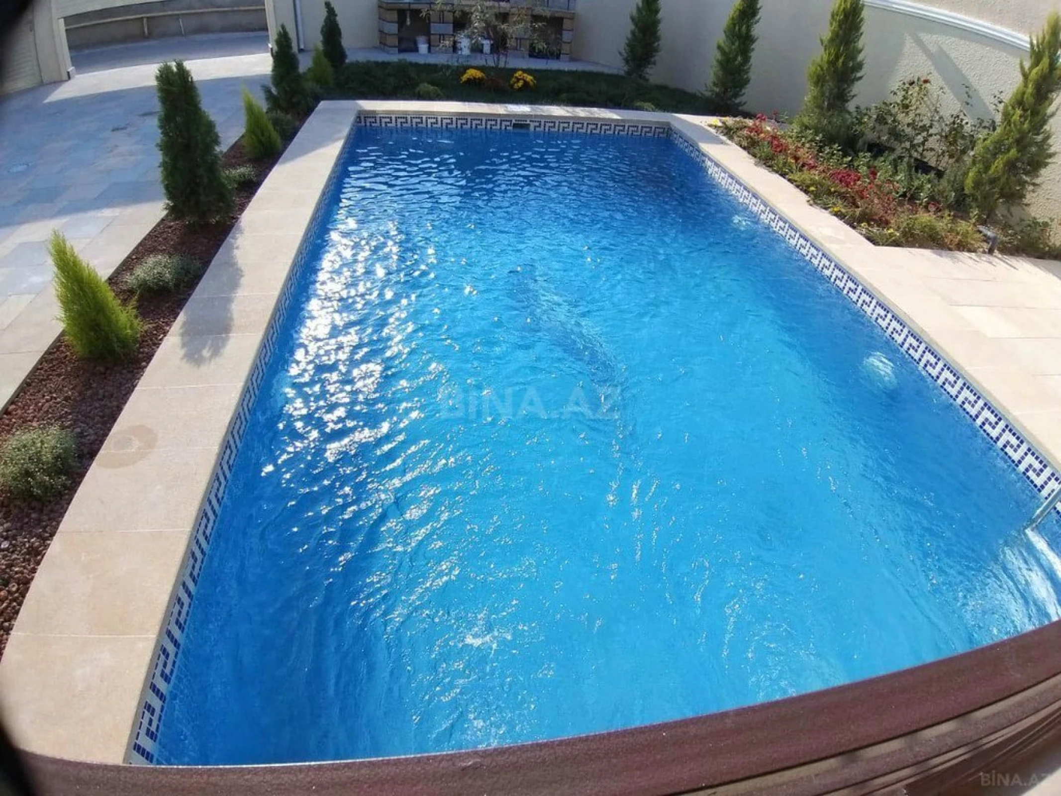 Satılır 5 otaqlı həyət evi 300 m²