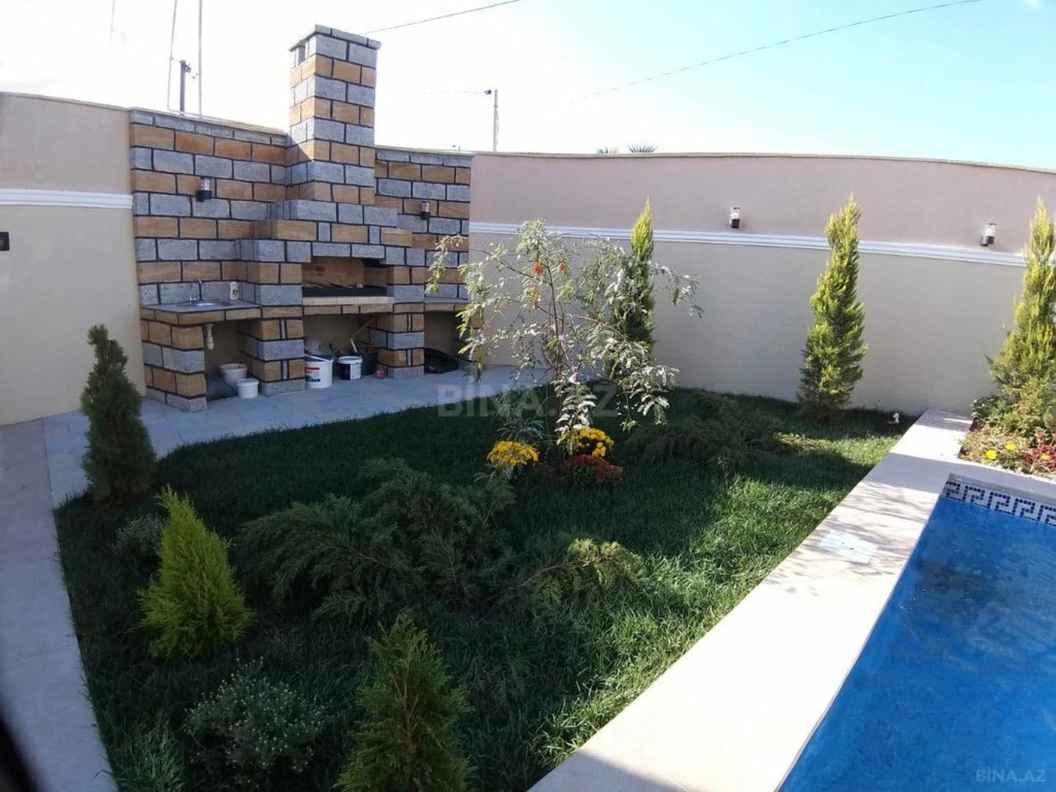 Satılır 5 otaqlı həyət evi 300 m²