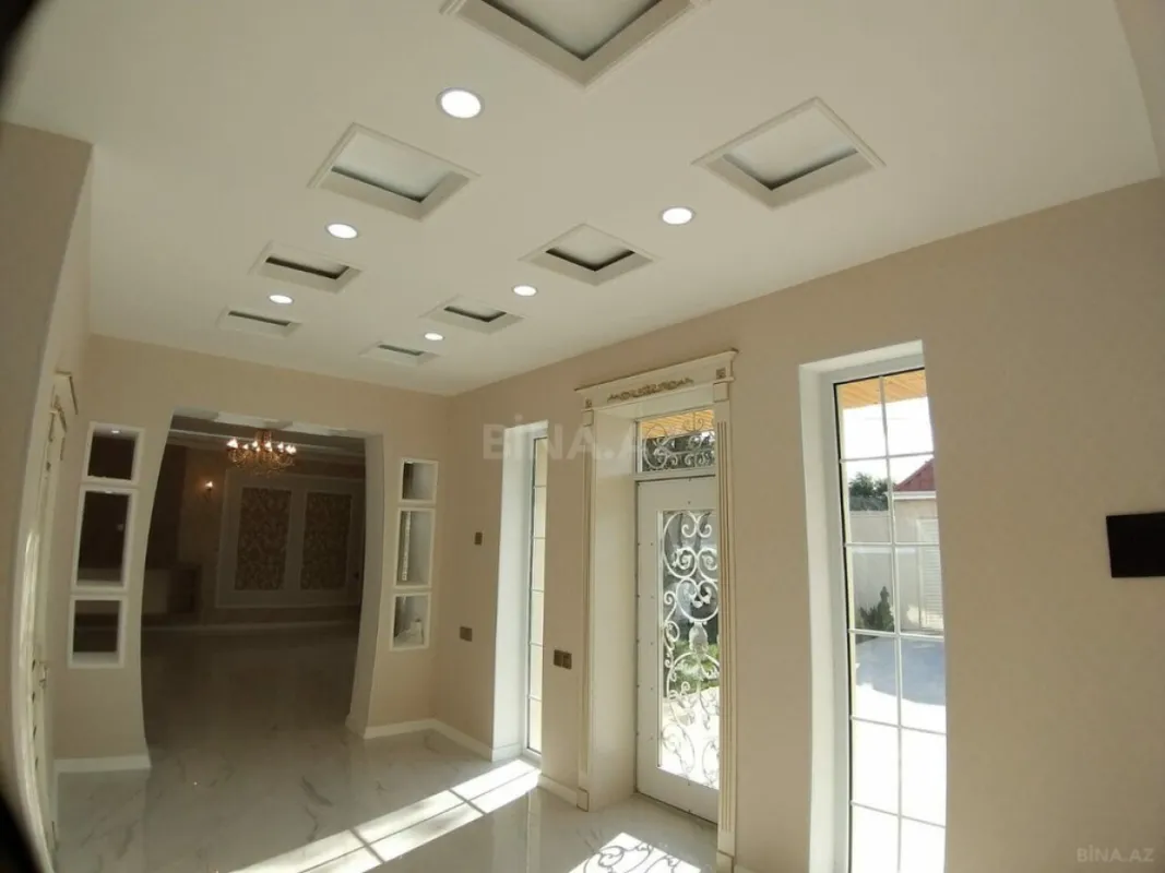 Satılır 5 otaqlı həyət evi 300 m²