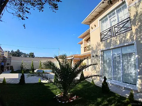 Satılır 5 otaqlı həyət evi 300 m²