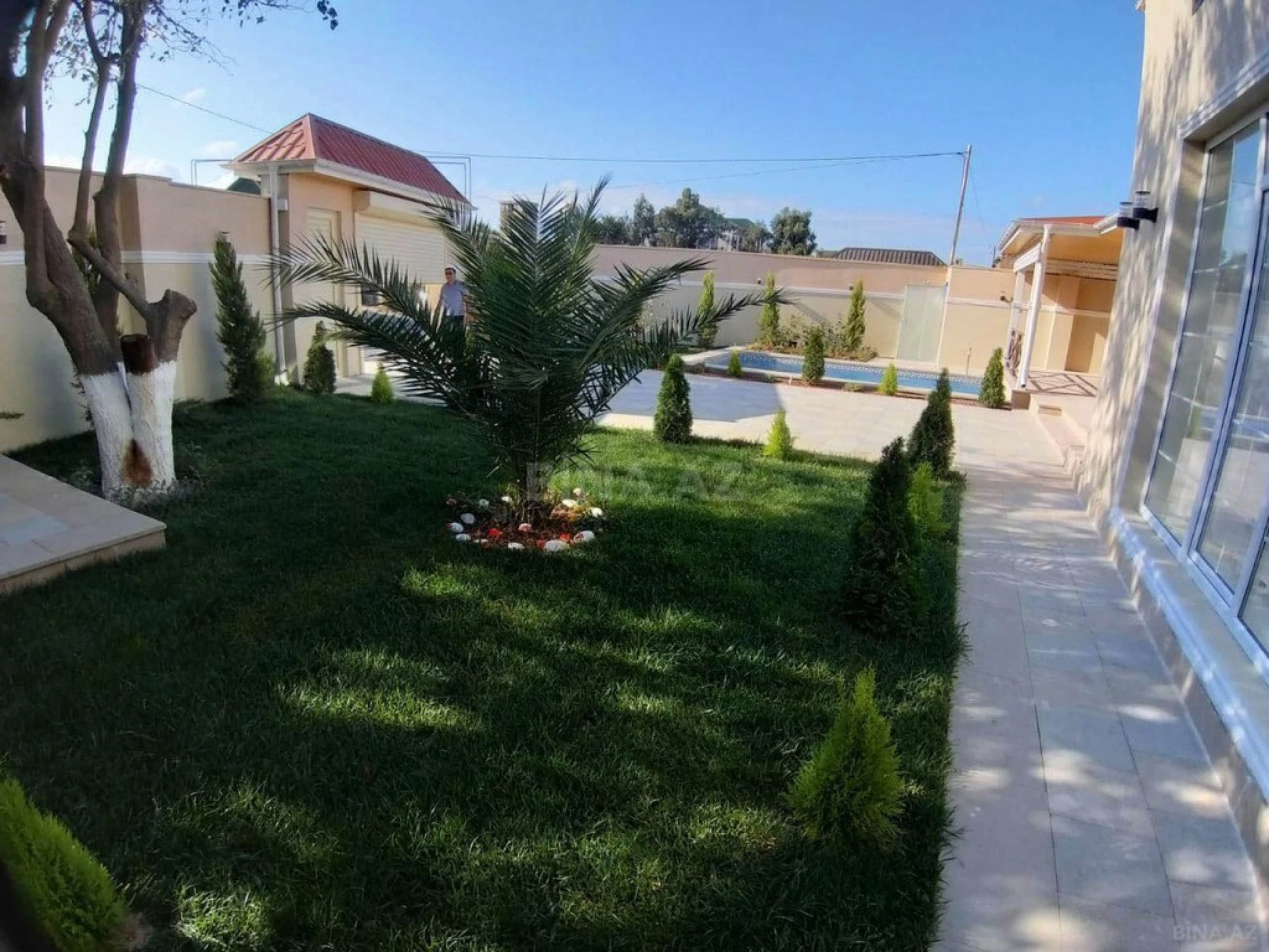Satılır 5 otaqlı həyət evi 300 m²