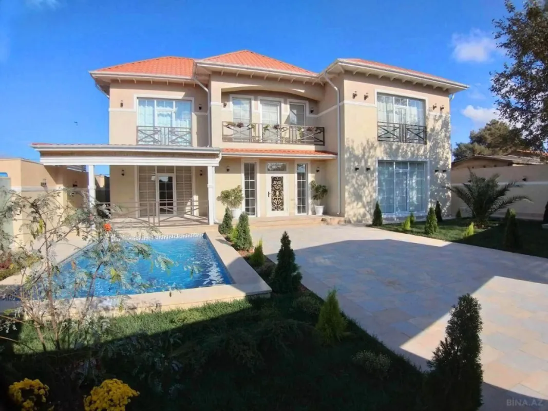 Satılır 5 otaqlı həyət evi 300 m²