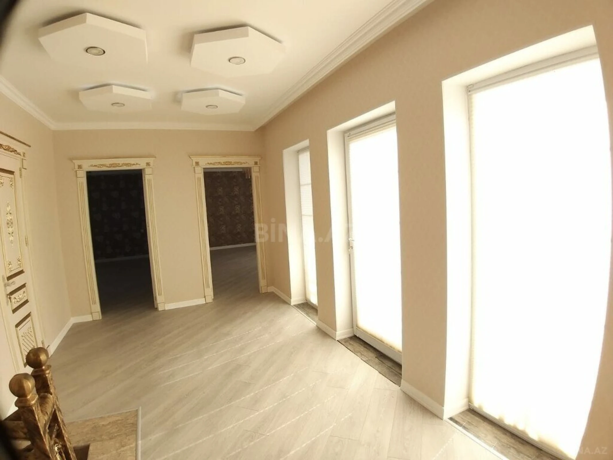 Satılır 5 otaqlı həyət evi 300 m²
