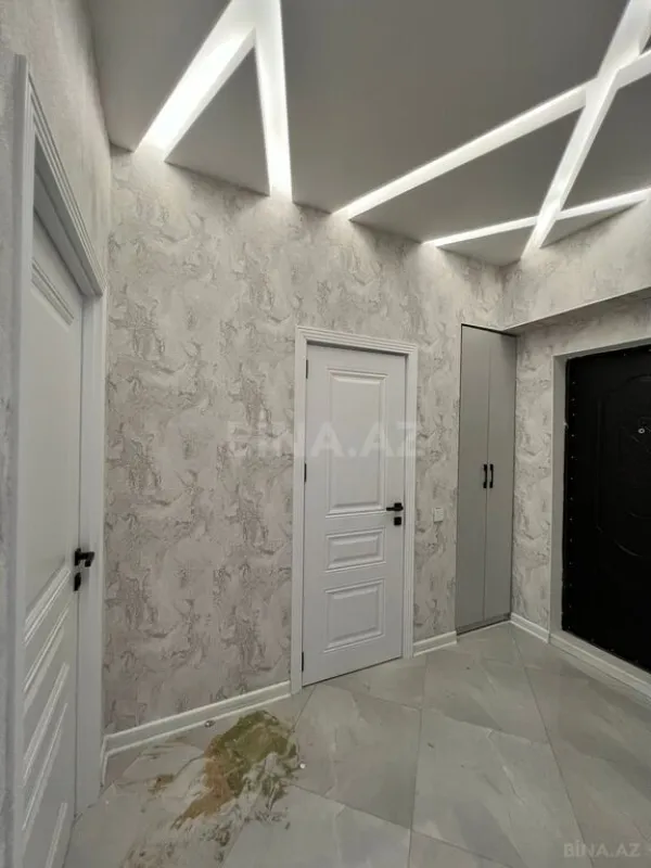 Satılır 2 otaqlı mənzil 68 m²