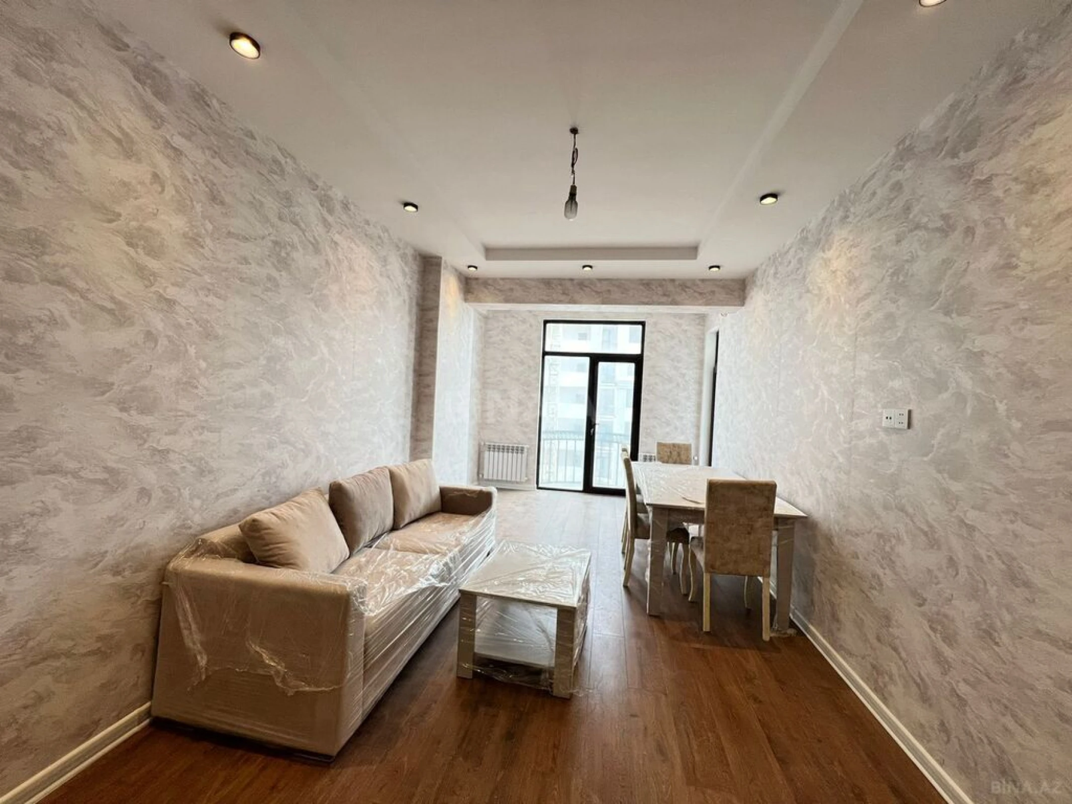 Satılır 2 otaqlı mənzil 68 m²