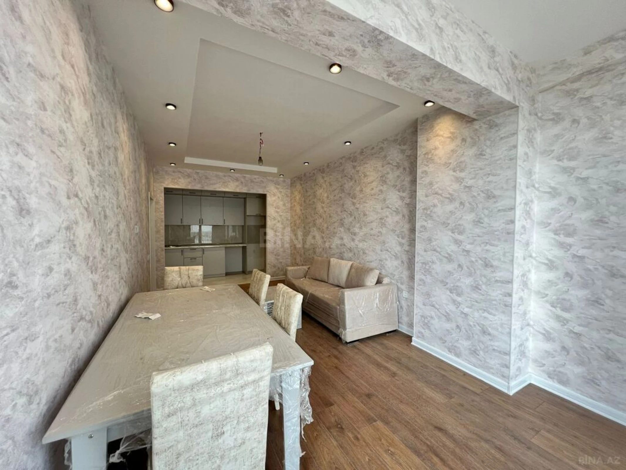 Satılır 2 otaqlı mənzil 68 m²