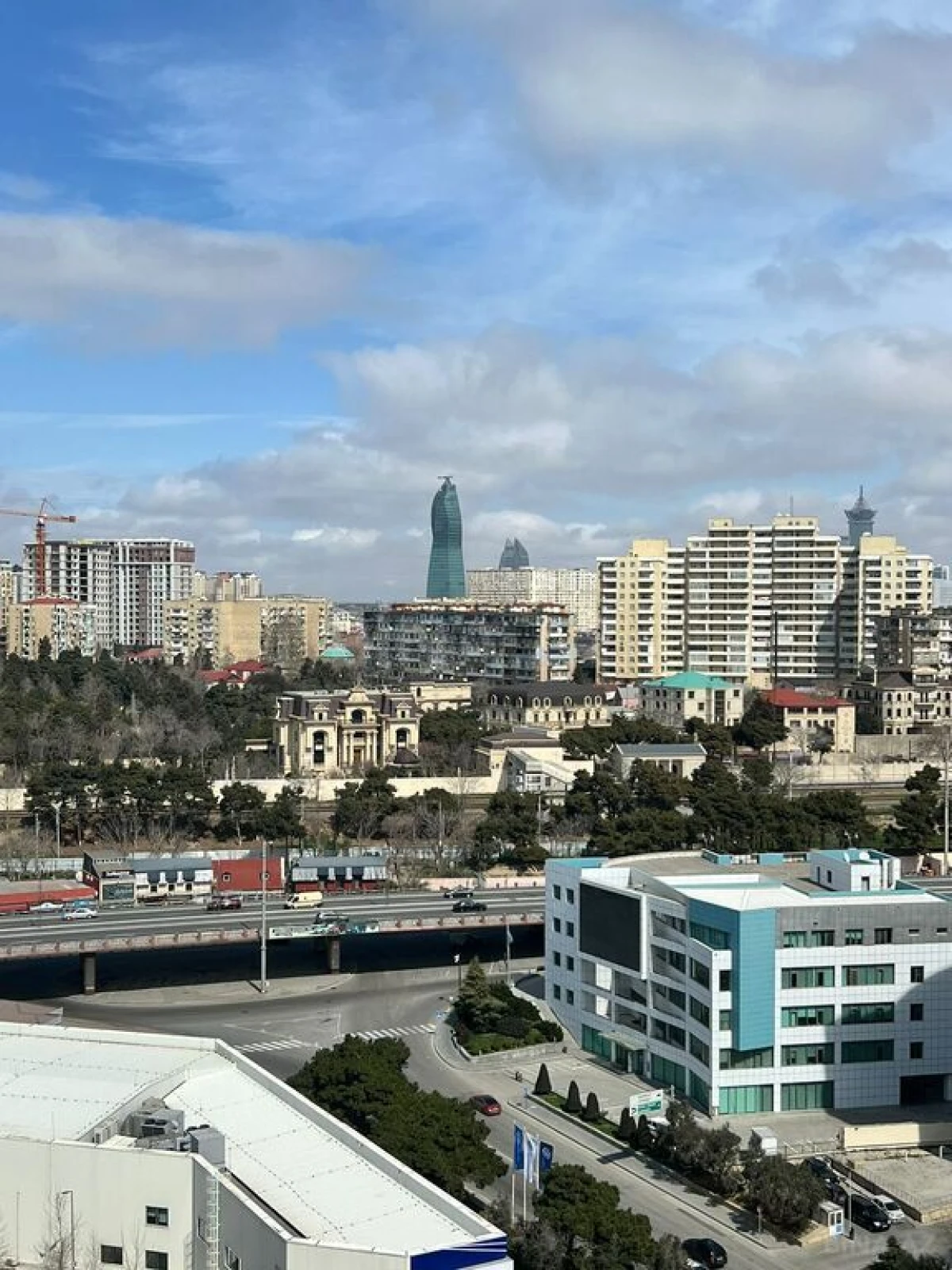 Satılır 2 otaqlı mənzil 68 m²