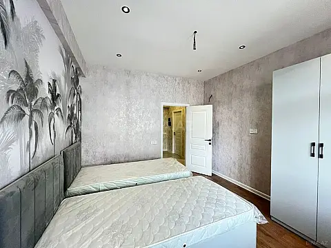 Satılır 2 otaqlı mənzil 68 m²