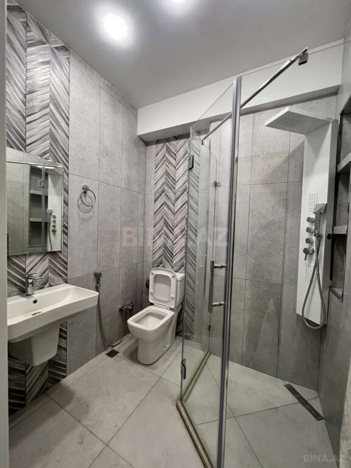 Satılır 2 otaqlı mənzil 68 m²