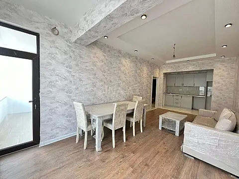 Satılır 2 otaqlı mənzil 68 m²
