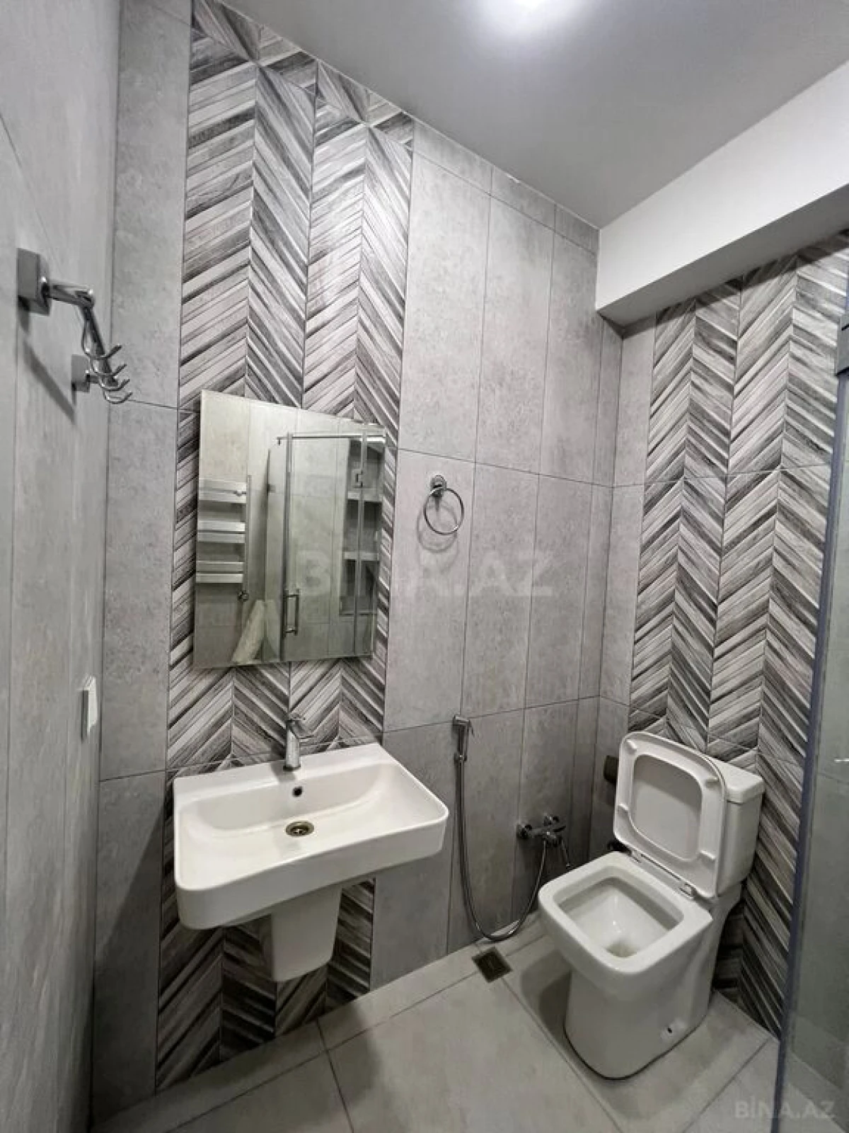 Satılır 2 otaqlı mənzil 68 m²