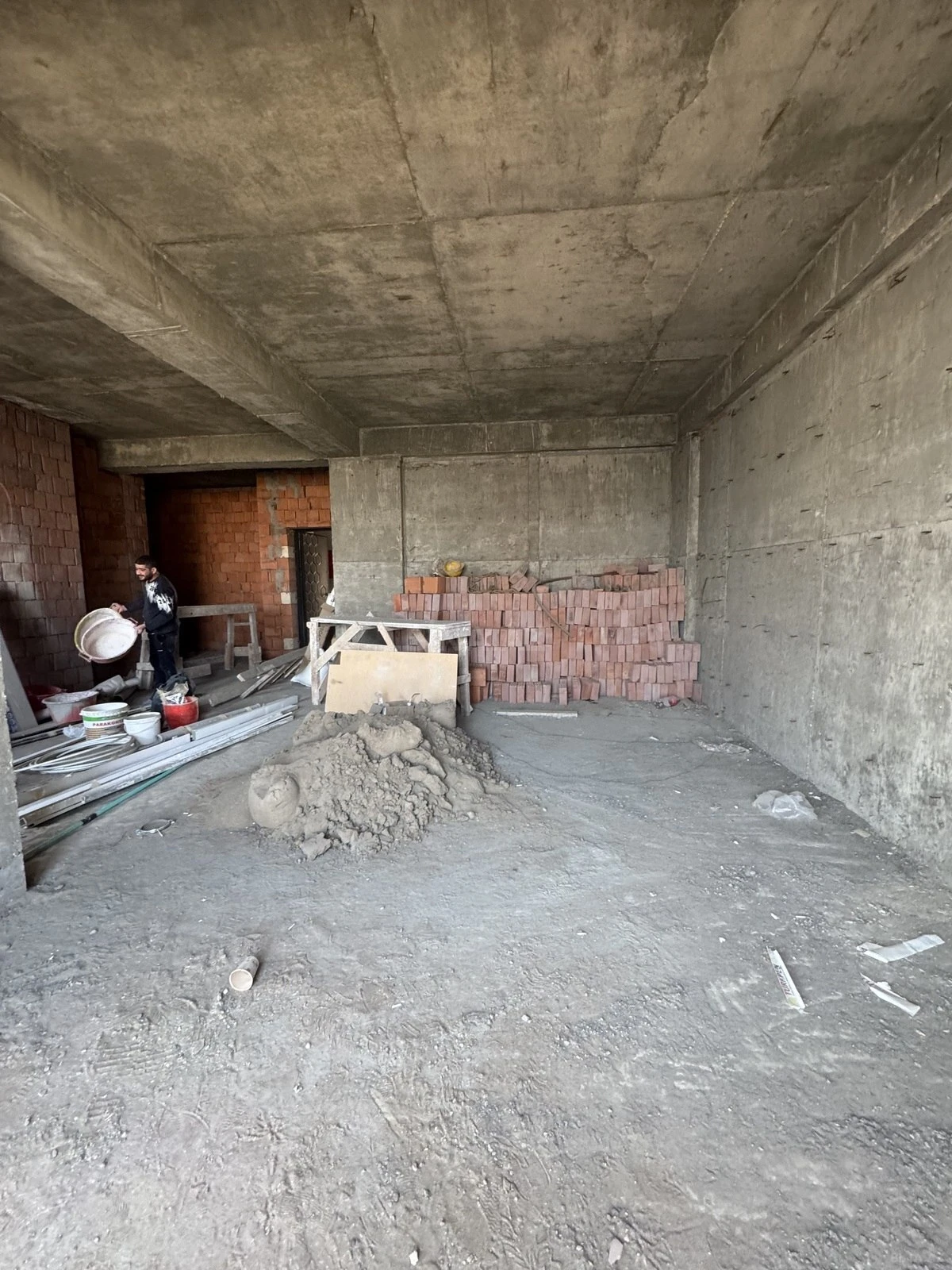 Satılır 2 otaqlı mənzil 66 m²