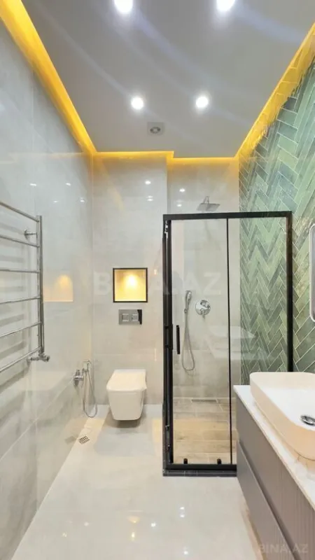 Satılır 6 otaqlı həyət evi 450 m²