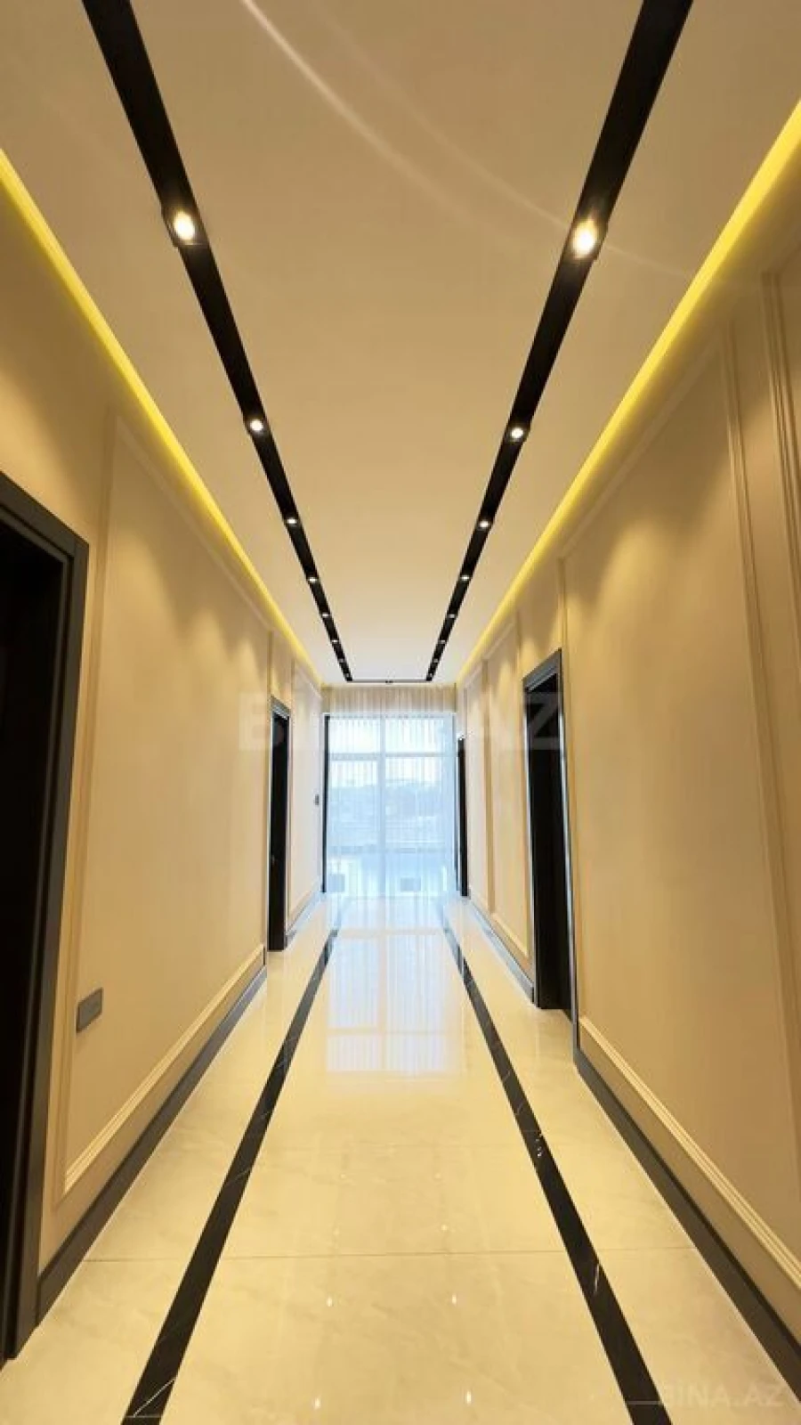 Satılır 6 otaqlı həyət evi 450 m²