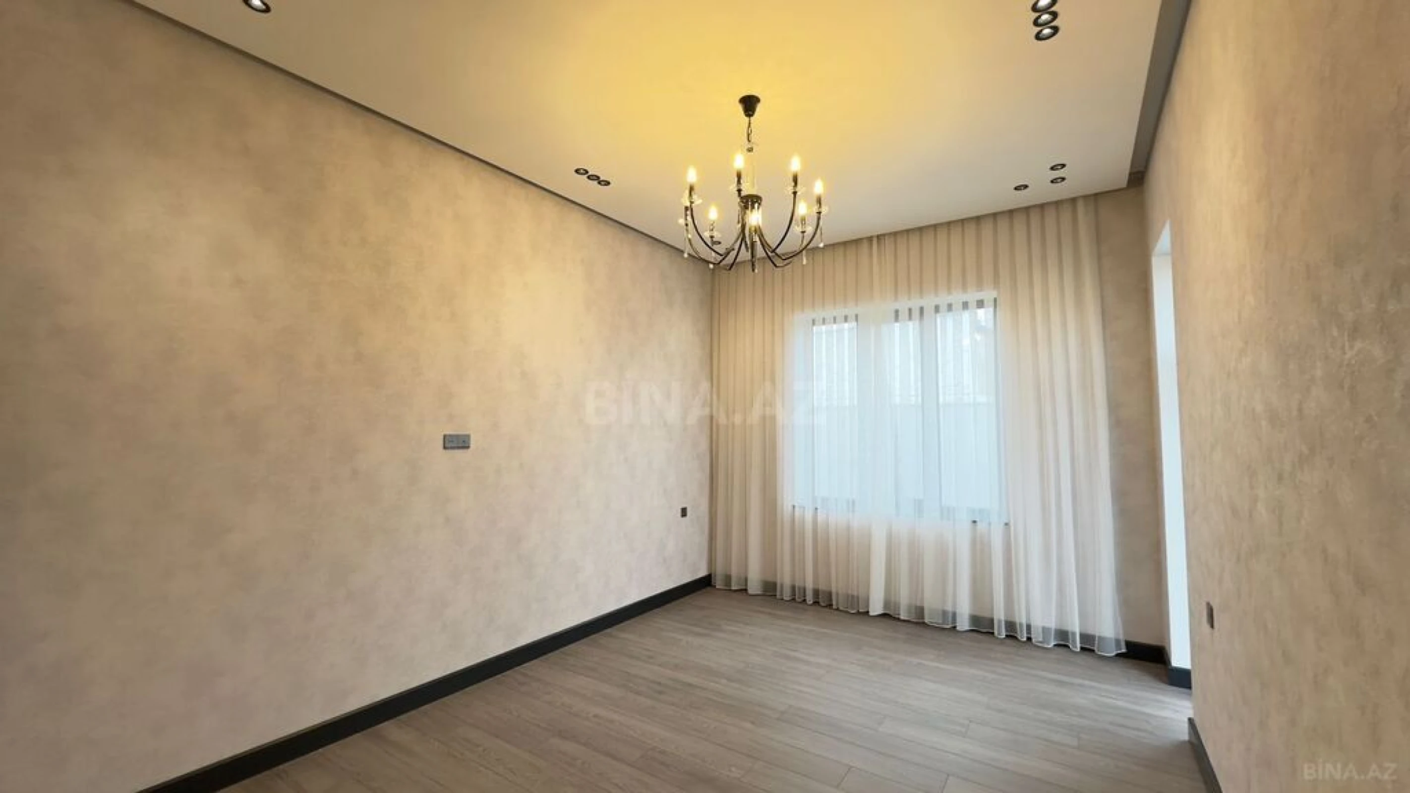 Satılır 6 otaqlı həyət evi 450 m²