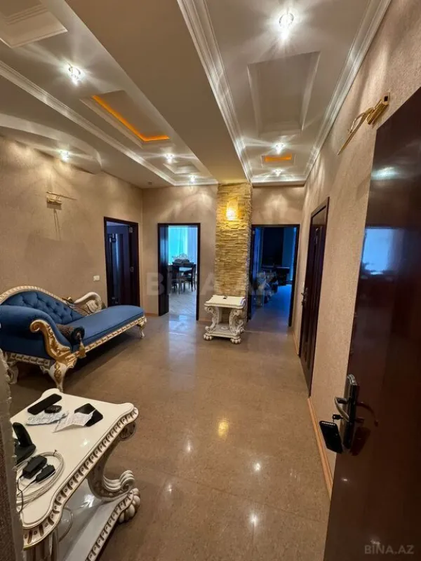 Satılır 3 otaqlı mənzil 120 m²