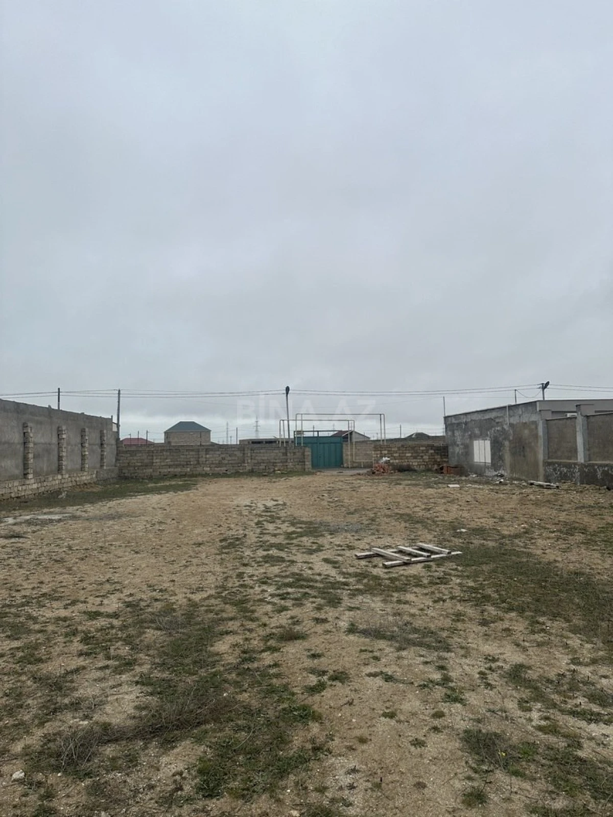 Satılır torpaq sahəsi 12 m²