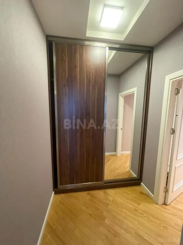 Satılır 2 otaqlı mənzil 102 m²