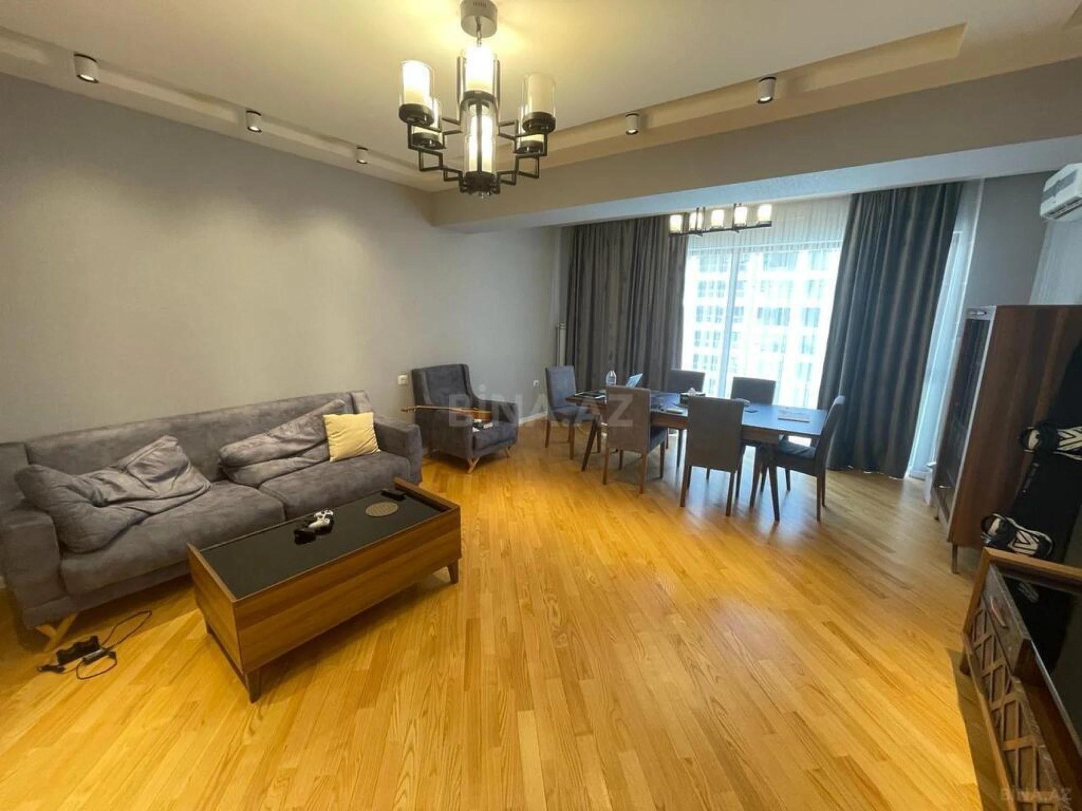 Satılır 2 otaqlı mənzil 102 m²
