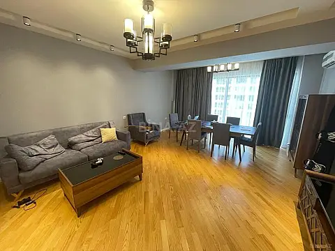 Satılır 2 otaqlı mənzil 102 m²