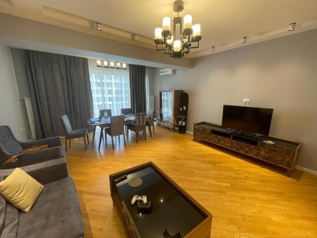Satılır 2 otaqlı mənzil 102 m²