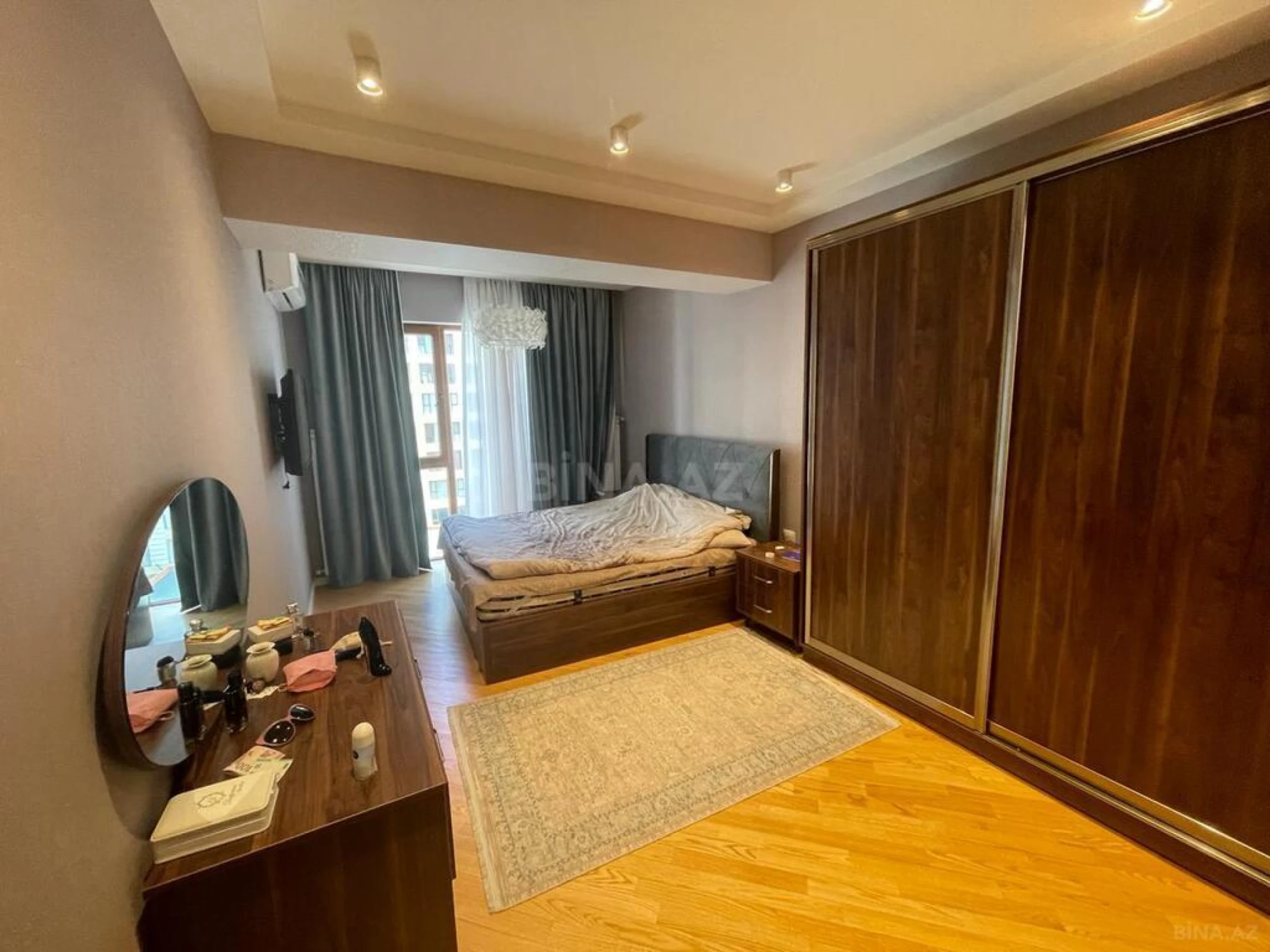 Satılır 2 otaqlı mənzil 102 m²