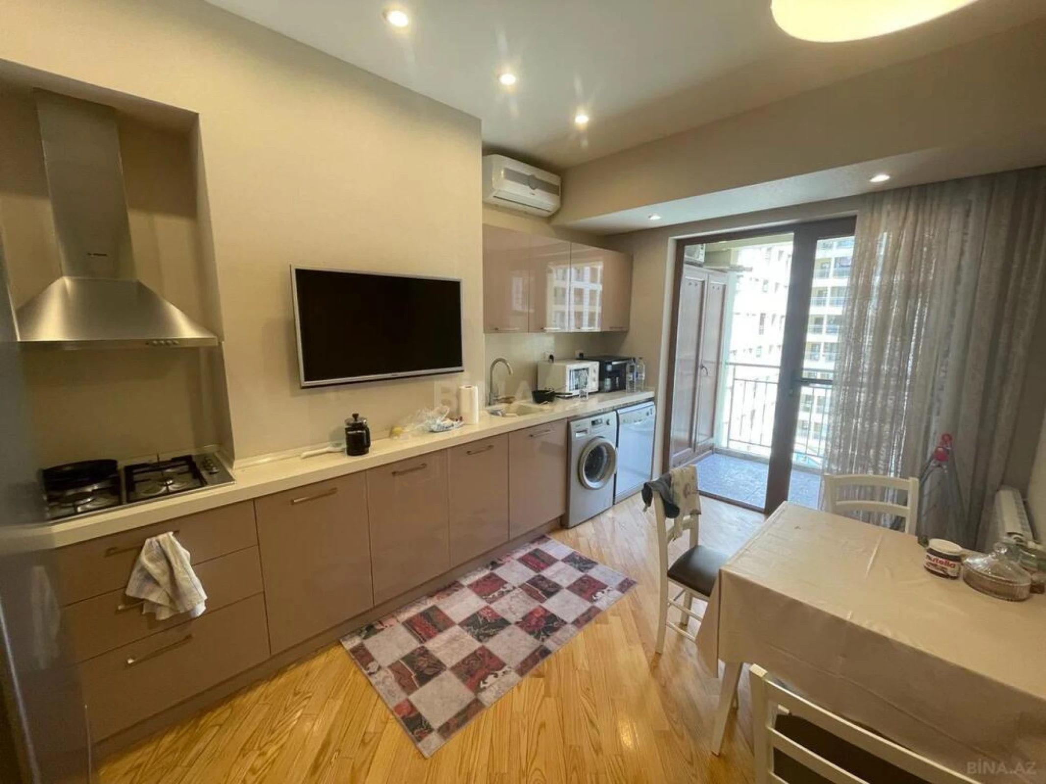 Satılır 2 otaqlı mənzil 102 m²