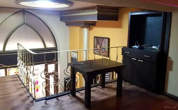 Satılır obyekt 285 m²