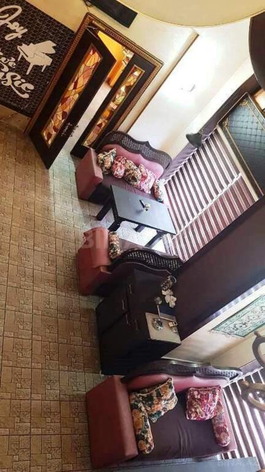 Satılır obyekt 285 m²