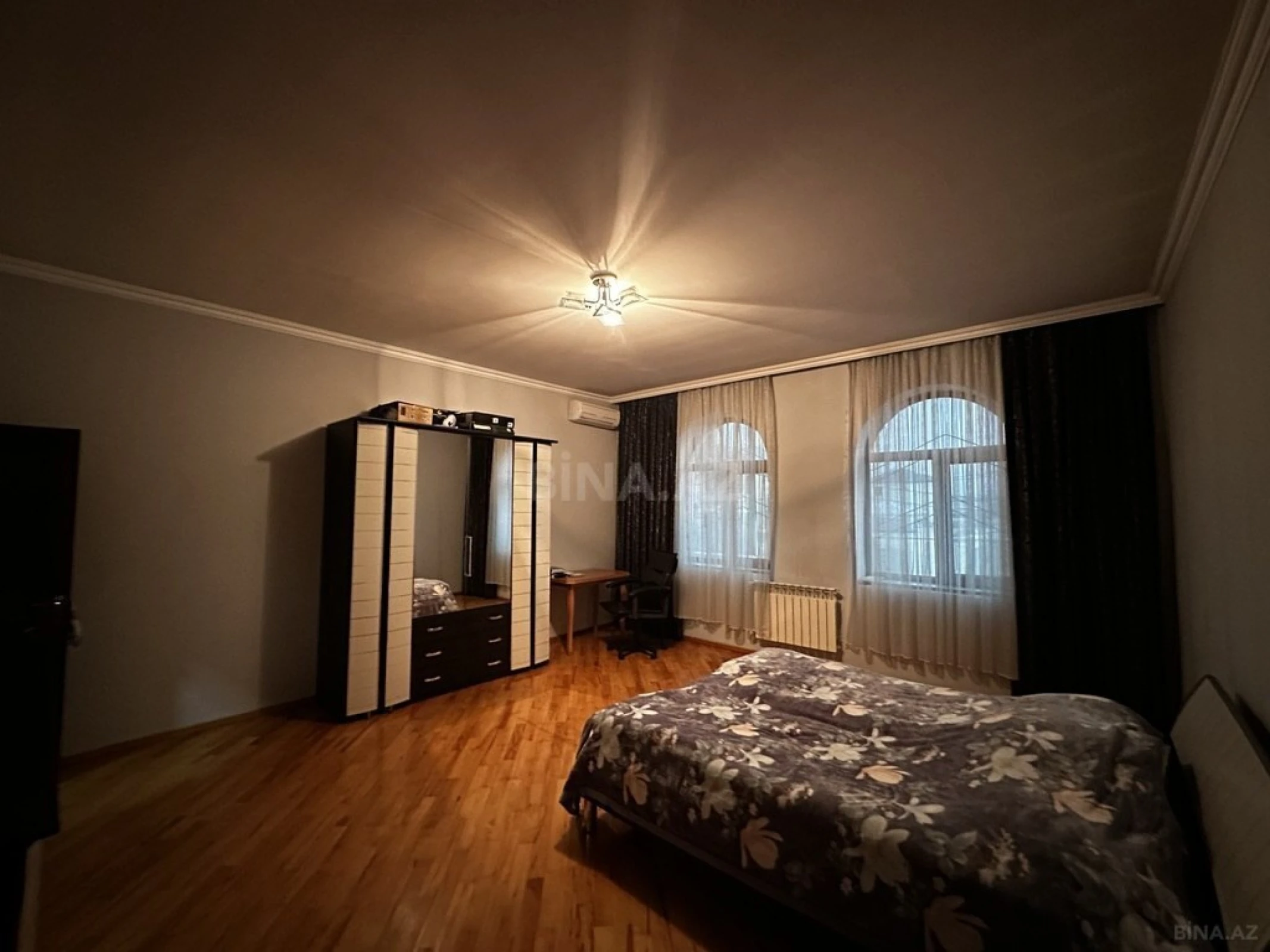 Satılır 7 otaqlı həyət evi 290 m²