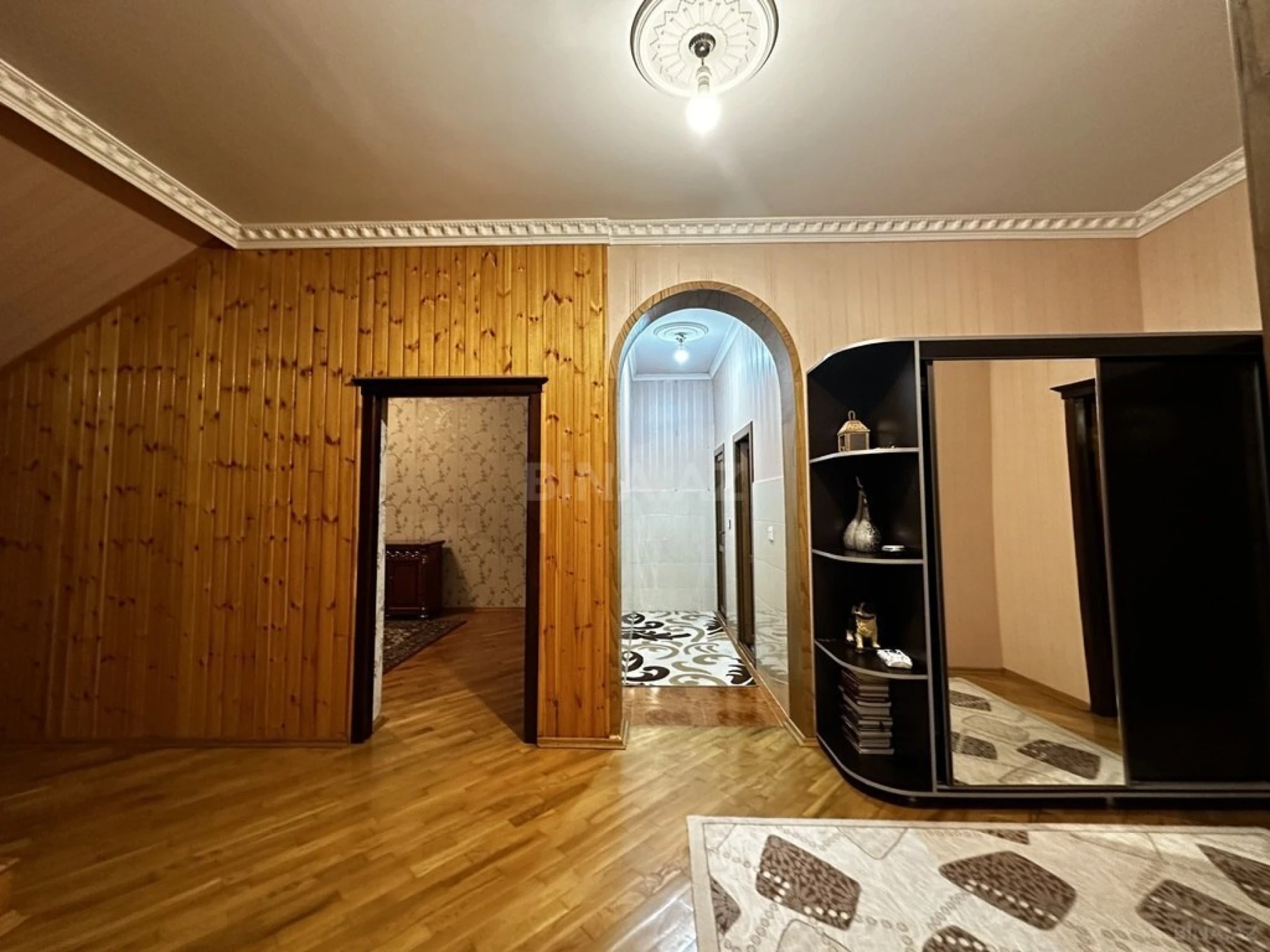 Satılır 7 otaqlı həyət evi 290 m²