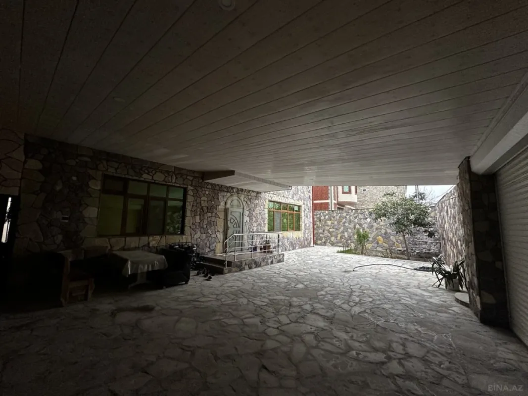 Satılır 7 otaqlı həyət evi 290 m²