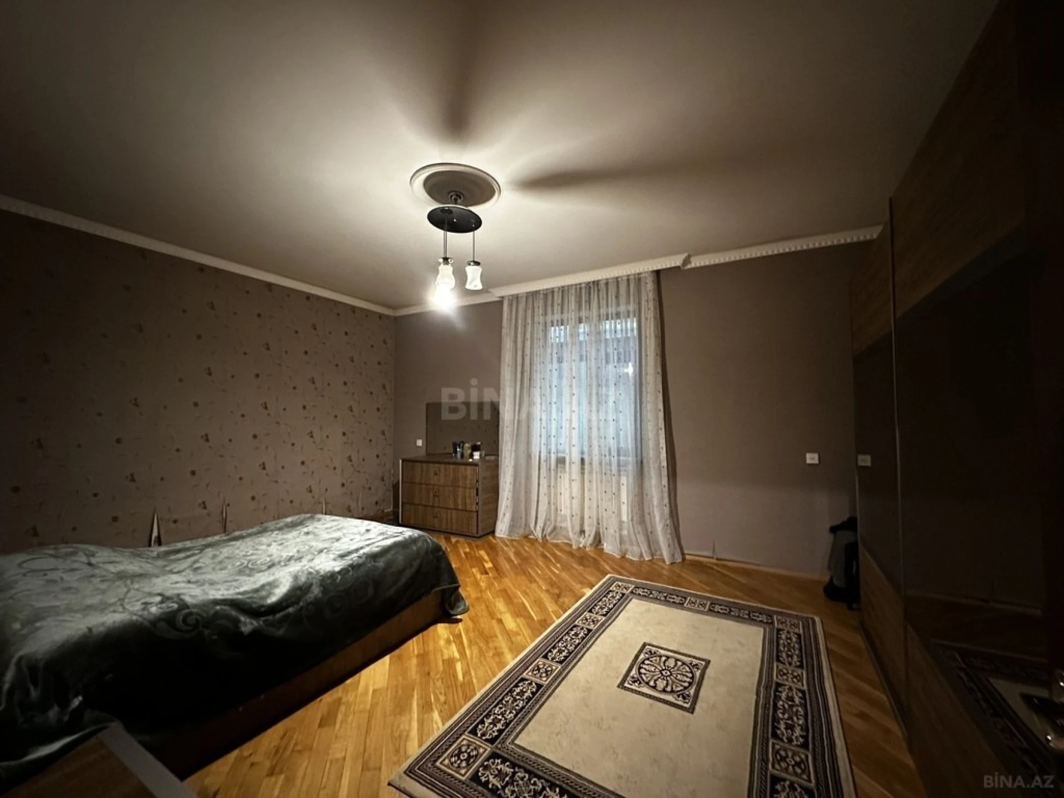 Satılır 7 otaqlı həyət evi 290 m²