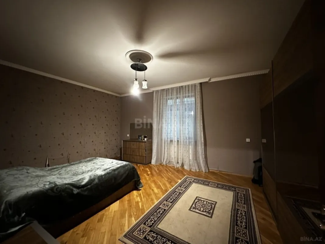 Satılır 7 otaqlı həyət evi 290 m²